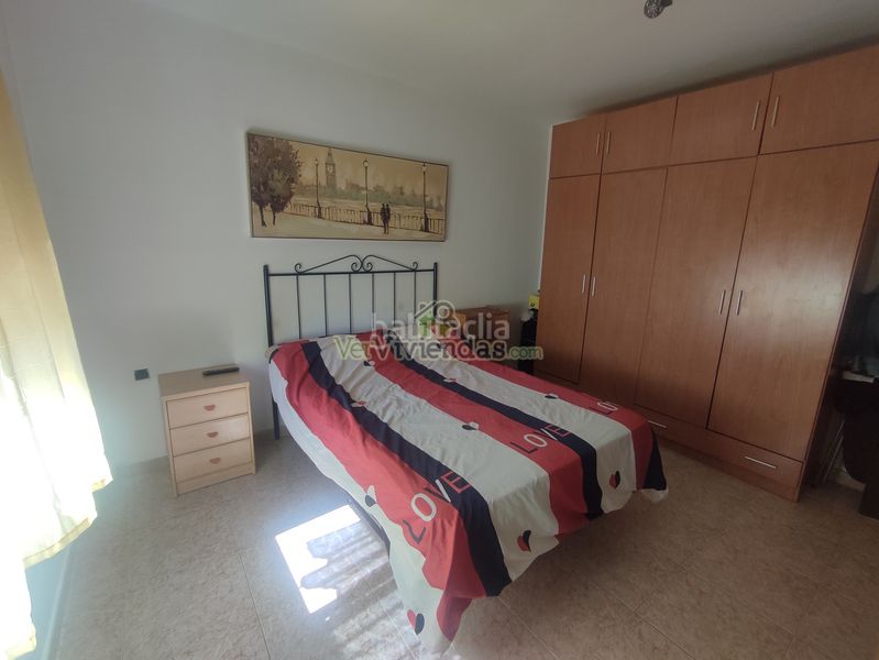 Foto d1fb18da-8a1c-4d0d-9b37-5098c7c7573d. Casa adossada amb xemeneia a Piera