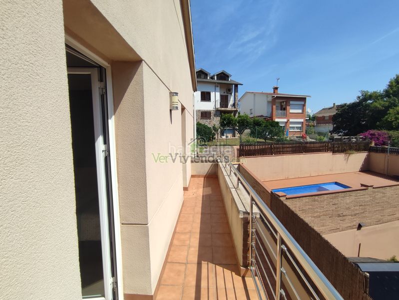 Foto 8eb5a049-b020-4977-9d7c-a4fa572d815c. Casa amb calefacció aparcament piscina a Martinica - Ateneu Cerdanyola del Vallès