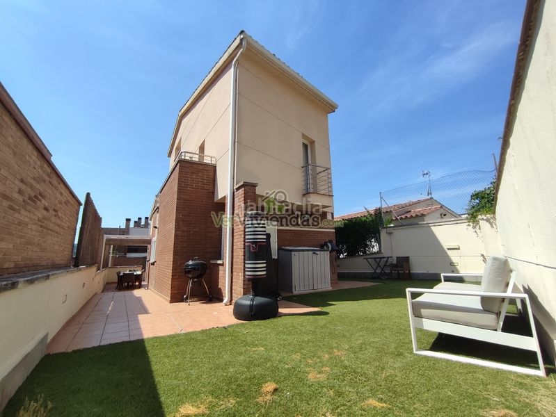 Foto a902d5d5-4559-42e9-a229-310357856ca7. Casa amb calefacció aparcament piscina a Martinica - Ateneu Cerdanyola del Vallès