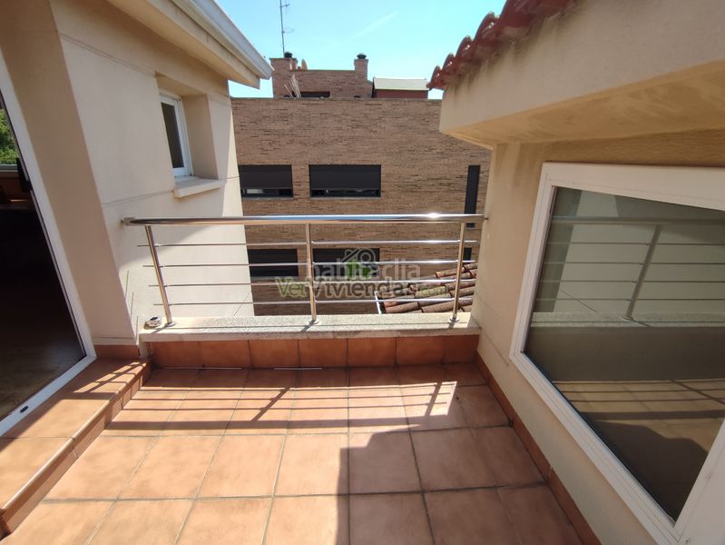Foto bc8dd806-28c5-4b1d-8219-28a813779021. Casa amb calefacció aparcament piscina a Martinica - Ateneu Cerdanyola del Vallès