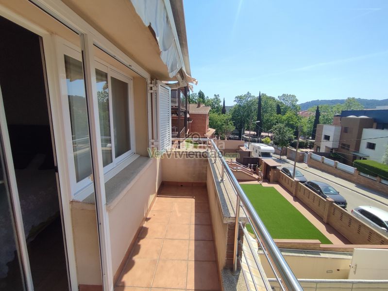 Foto f3794374-c88e-400b-89b1-6f3ea381db1a. Casa amb calefacció aparcament piscina a Martinica - Ateneu Cerdanyola del Vallès