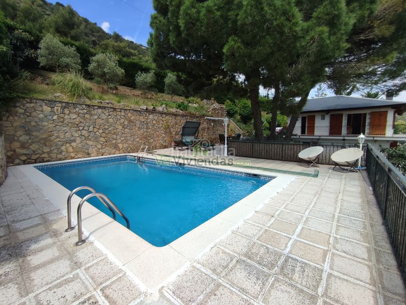Foto 2e8e48c7-d27c-404c-a122-15060a530738. Casa amb xemeneia calefacció aparcament piscina a Vallirana