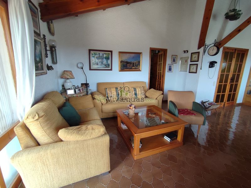 Foto 4dcbe804-b79b-4d88-b090-754190874736. Casa amb xemeneia calefacció aparcament piscina a Vallirana