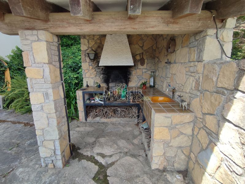 Foto a834d4b5-3924-4d4b-bdb6-e3398152fde2. Casa amb xemeneia calefacció aparcament piscina a Vallirana