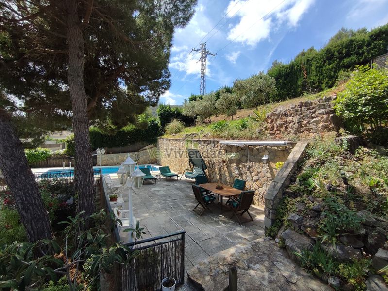 Foto b4949c25-2bd1-4e0f-a8e2-bc01373b273a. Casa amb xemeneia calefacció aparcament piscina a Vallirana