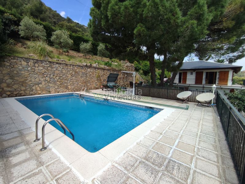 Foto c12d3035-7dac-4a9e-a966-6ba61dbcab37. Casa amb xemeneia calefacció aparcament piscina a Vallirana