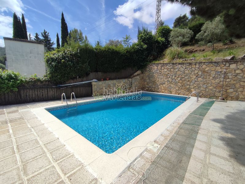Foto c7e4996b-58bd-4044-9b2a-0fdcf7949fa3. Casa amb xemeneia calefacció aparcament piscina a Vallirana