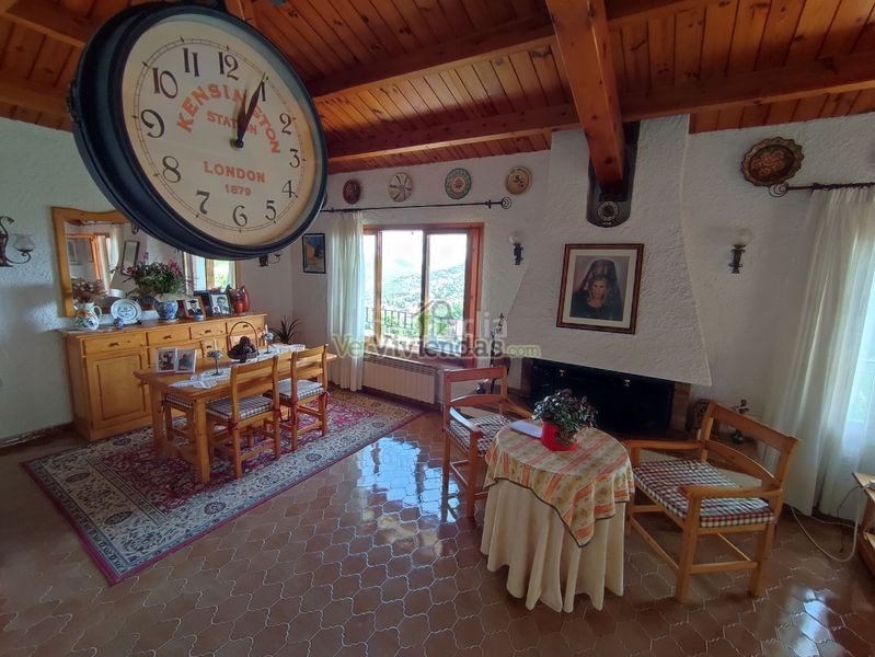 Foto cad323da-5177-4383-9d57-9524d5a3571d. Casa amb xemeneia calefacció aparcament piscina a Vallirana