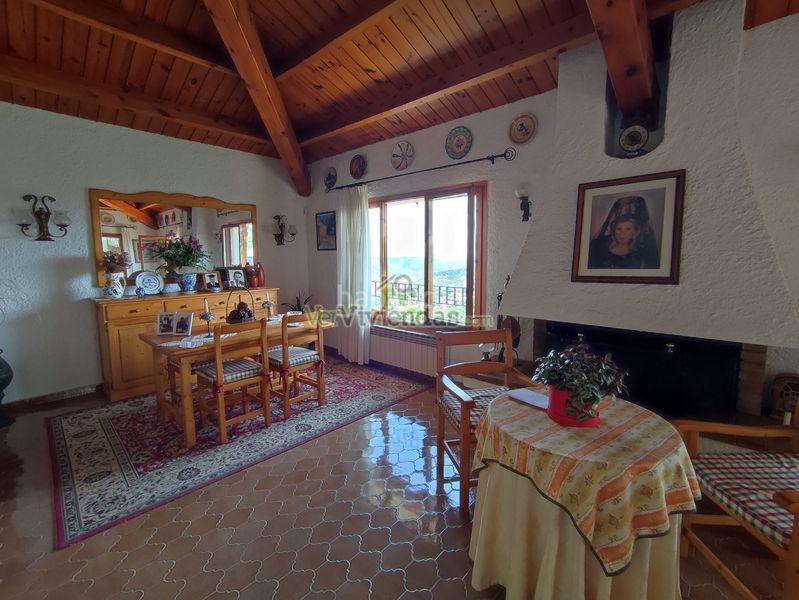 Foto f7f2b95e-81a9-4a6b-bae5-02b1e3f119c3. Casa amb xemeneia calefacció aparcament piscina a Vallirana