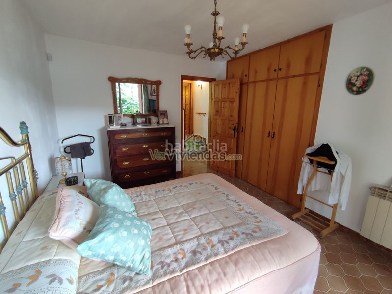Foto fdd278c1-fe12-4ef7-856e-3e23fdaf3d18. Casa amb xemeneia calefacció aparcament piscina a Vallirana