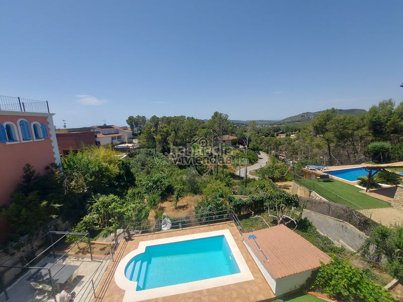 Foto c3b12f96-f3aa-4cb8-8fdb-d78efde1290f. Casa amb calefacció piscina a Olivella