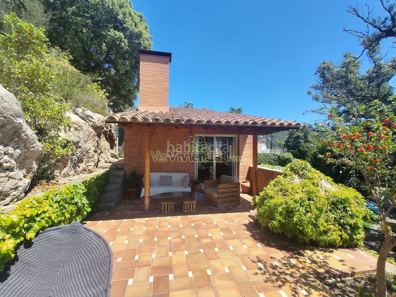 Foto 00d13802-7bf7-4144-b76e-09739a0d1447. Casa amb xemeneia calefacció aparcament piscina a Castellar del Vallès