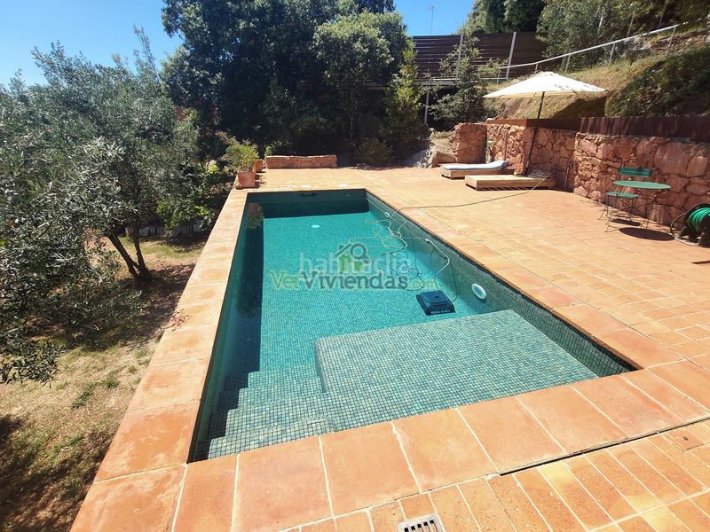Foto 2a0964a7-1ee6-472d-a4cb-bbfc20f2728c. Casa amb xemeneia calefacció aparcament piscina a Castellar del Vallès