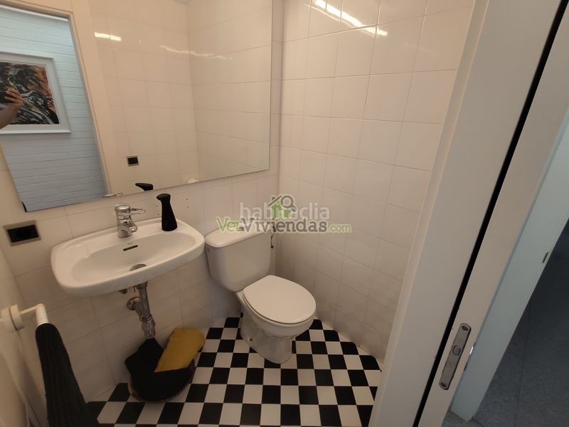 Foto 44d6b0e8-cfec-40fb-8d50-88b13989d2b1. Casa amb xemeneia calefacció aparcament piscina a Castellar del Vallès