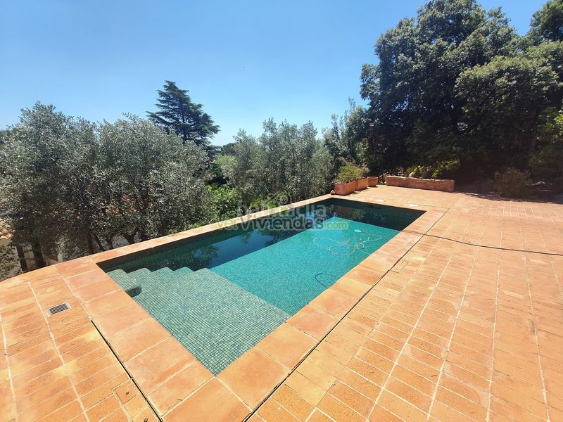 Foto 61b867d9-e9b4-4b7a-8335-7a103260d29b. Casa amb xemeneia calefacció aparcament piscina a Castellar del Vallès