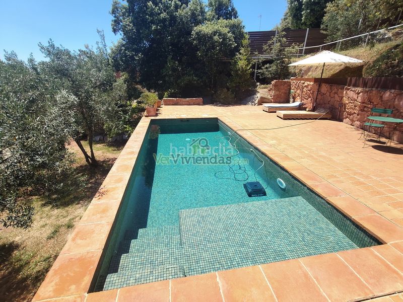 Foto 8feae0b8-5cd6-4356-ae66-67fde7568a48. Casa amb xemeneia calefacció aparcament piscina a Castellar del Vallès