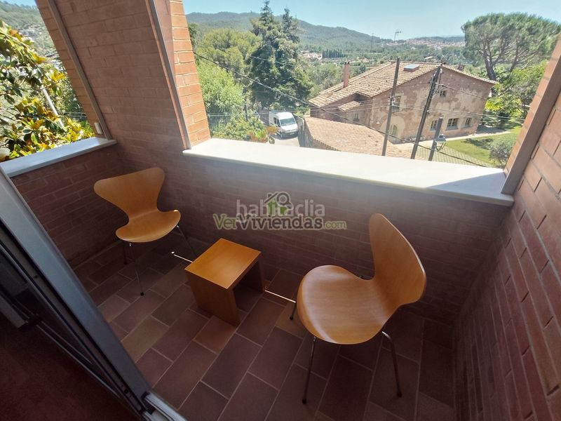 Foto 9ab8337e-4ae6-40d7-97e7-dd0b81027518. Casa amb xemeneia calefacció aparcament piscina a Castellar del Vallès