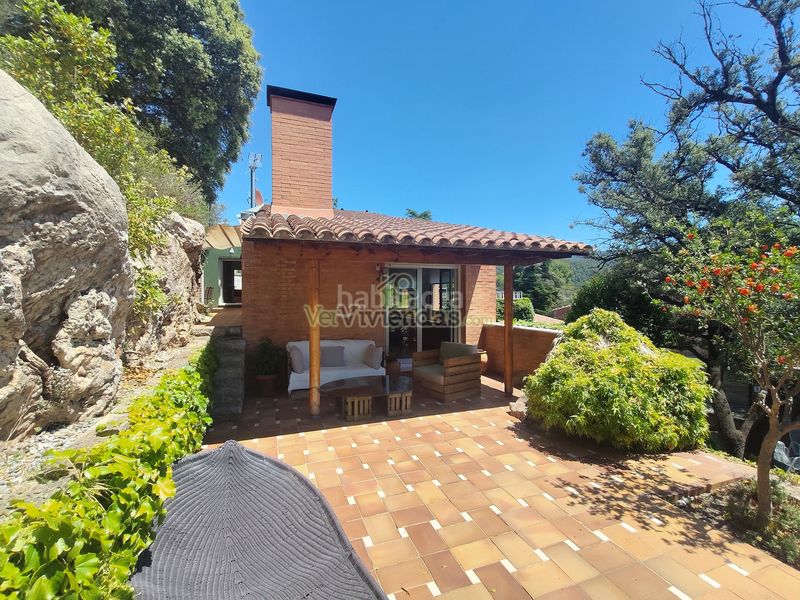 Foto 9e878263-eef1-4a5a-b02d-6ba0d7563df1. Casa amb xemeneia calefacció aparcament piscina a Castellar del Vallès