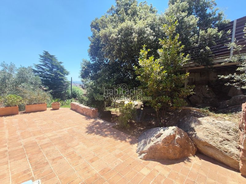 Foto a47fbfb4-df2f-4135-bd57-aff8fa1ba7a2. Casa amb xemeneia calefacció aparcament piscina a Castellar del Vallès