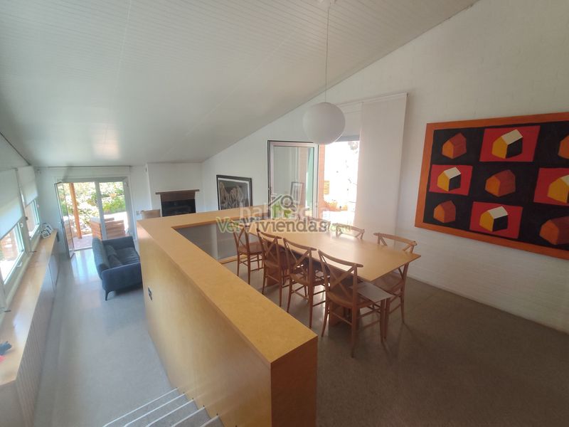 Foto b9a27610-131d-4169-befc-e4be8120fe33. Casa amb xemeneia calefacció aparcament piscina a Castellar del Vallès
