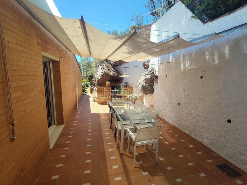 Foto e13f086d-89c4-411b-83a8-a5cdd398a203. Casa amb xemeneia calefacció aparcament piscina a Castellar del Vallès