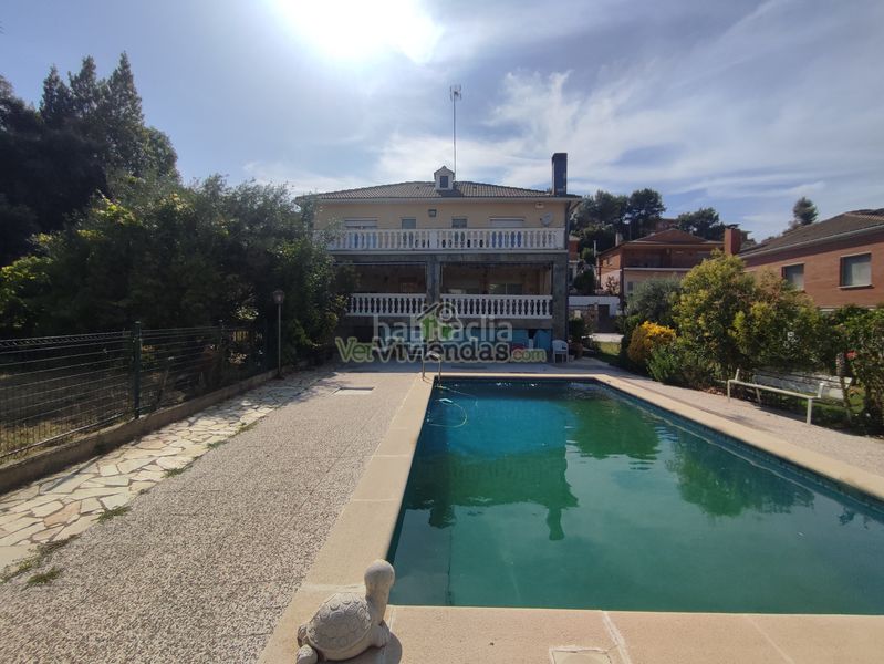 Foto 3645fe09-582a-4734-b269-6f3338936de0. Casa amb xemeneia calefacció aparcament piscina a Vacarisses