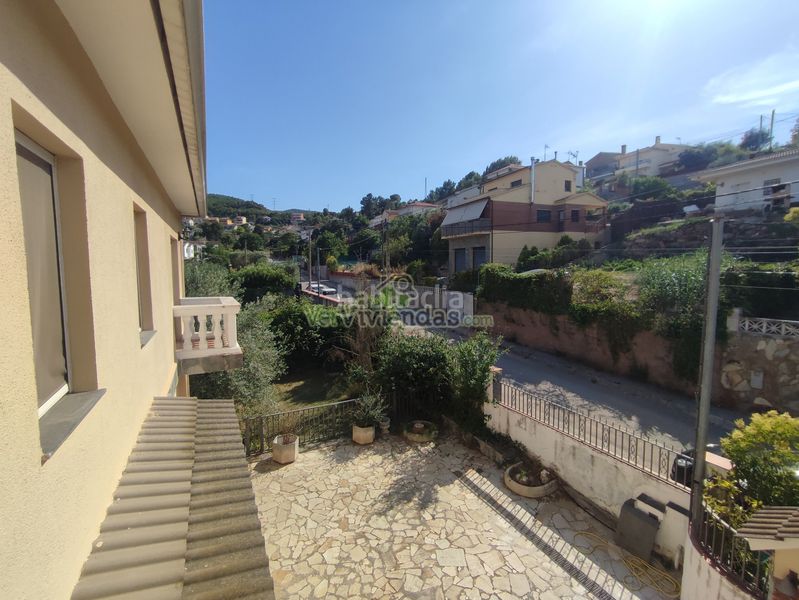 Foto 6a28b602-d325-44be-be8c-b5688b85efeb. Casa amb xemeneia calefacció aparcament piscina a Vacarisses