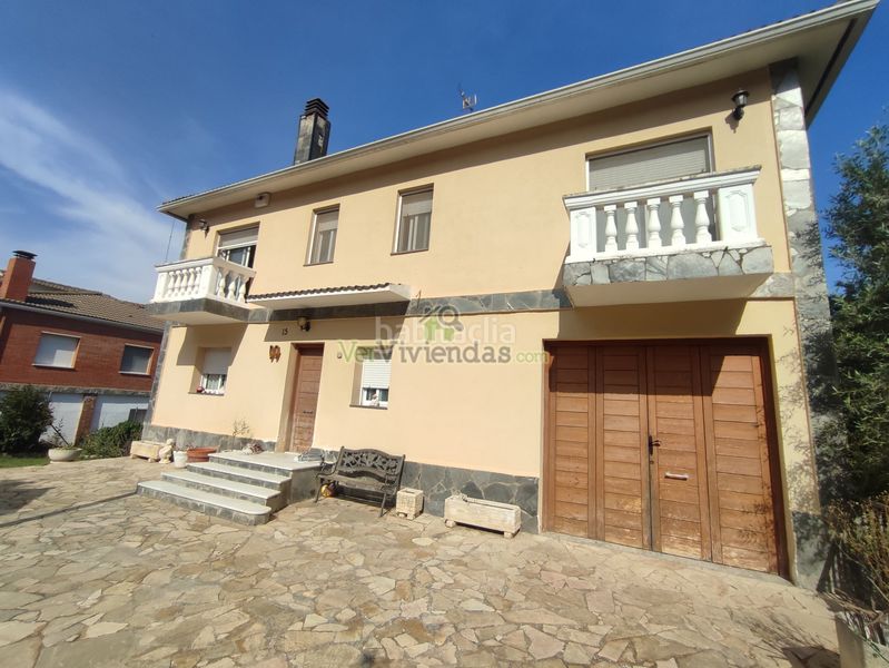 Foto eda27c3b-518a-4cb4-b55b-e7f820d18cd7. Casa amb xemeneia calefacció aparcament piscina a Vacarisses
