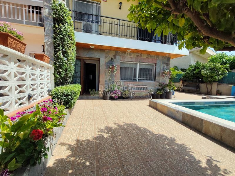 Foto 0d62c65f-6797-4321-abee-640a90321774. Casa adossada amb calefacció aparcament piscina a Abrera