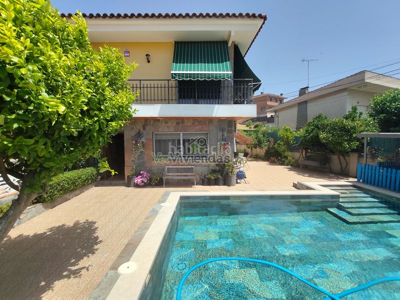 Foto 8915704c-0c5c-4ee4-9b29-b05cfa770f80. Casa adossada amb calefacció aparcament piscina a Abrera