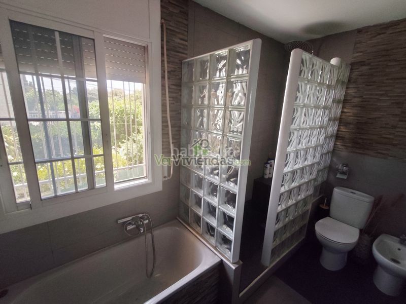 Foto e39d927e-fe69-4c85-ae14-4a3e65057afc. Casa adossada amb calefacció aparcament piscina a Abrera