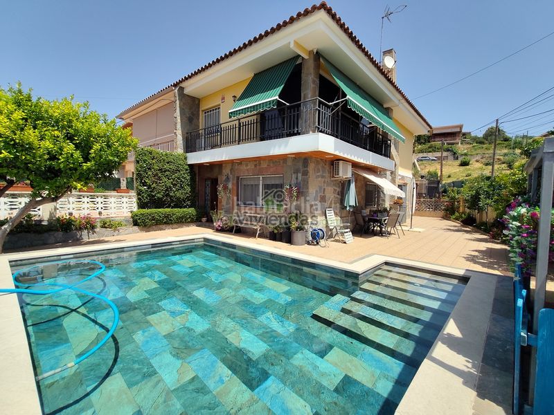 Foto e4222e2b-04aa-4728-aa83-7978ee3922d2. Casa adossada amb calefacció aparcament piscina a Abrera