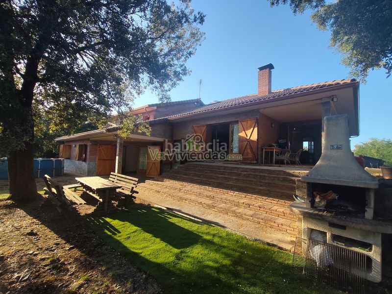 Foto a4feaa68-48b8-4170-ba11-73a4a24e24d6. Casa amb xemeneia calefacció aparcament a El Racó-Sant Feliu del Racó Castellar del Vallès