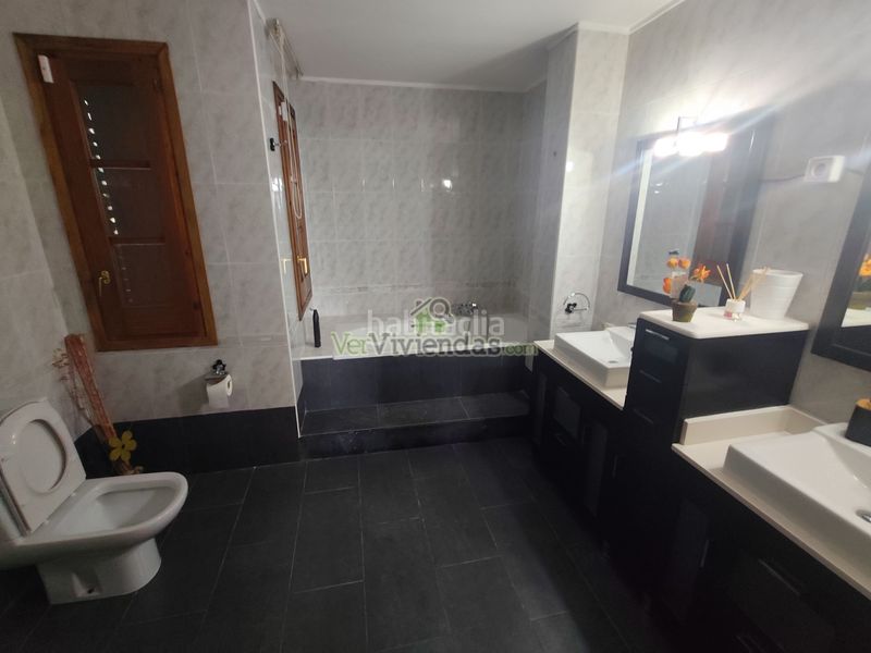 Foto ab3e17c3-00cc-47bb-842d-c358a5ab01fe. Casa amb xemeneia calefacció aparcament a El Racó-Sant Feliu del Racó Castellar del Vallès
