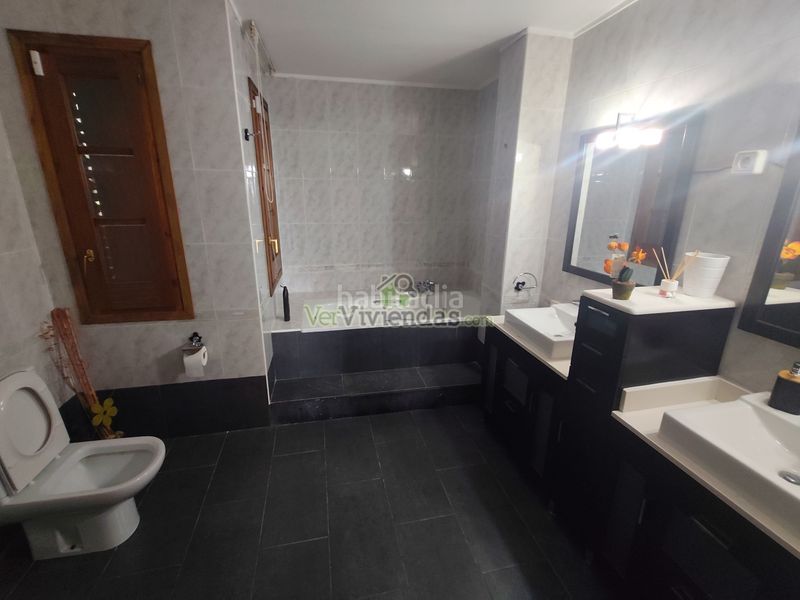 Foto ae6397d0-2fdd-4483-b95c-4435d4b02bb6. Casa amb xemeneia calefacció aparcament a El Racó-Sant Feliu del Racó Castellar del Vallès