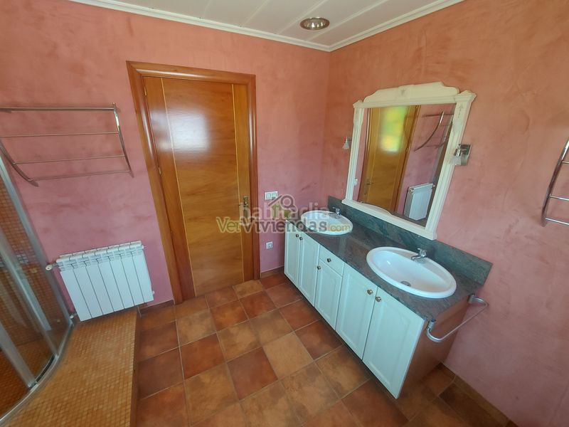 Foto 01ed0fb4-fc27-4240-ba69-08c064867c1b. Casa amb xemeneia calefacció aparcament piscina a Olèrdola