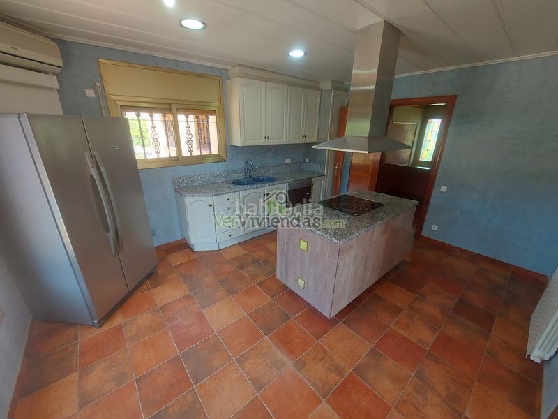 Foto 087ba067-012c-4720-9696-29497df6c3b0. Casa amb xemeneia calefacció aparcament piscina a Olèrdola