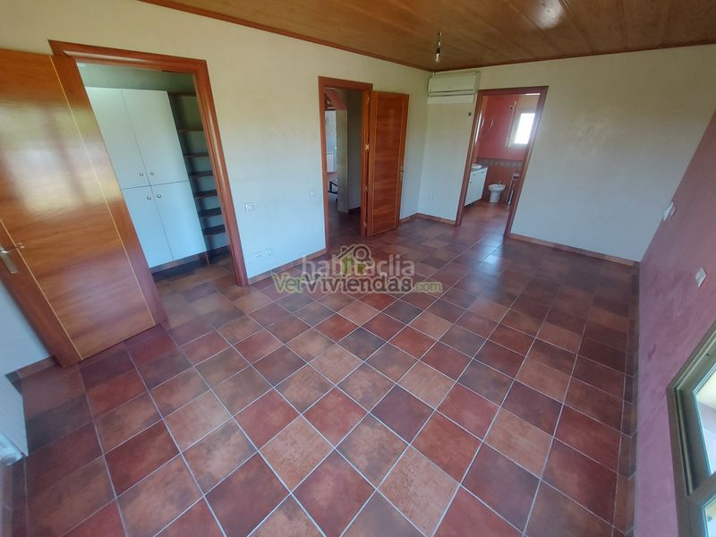 Foto 17dc4cc9-6e06-4e03-a710-588df6b77436. Casa amb xemeneia calefacció aparcament piscina a Olèrdola