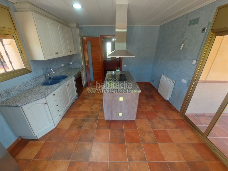 Foto 1aa2cb72-6898-493f-9ba0-c3cd34733489. Casa amb xemeneia calefacció aparcament piscina a Olèrdola