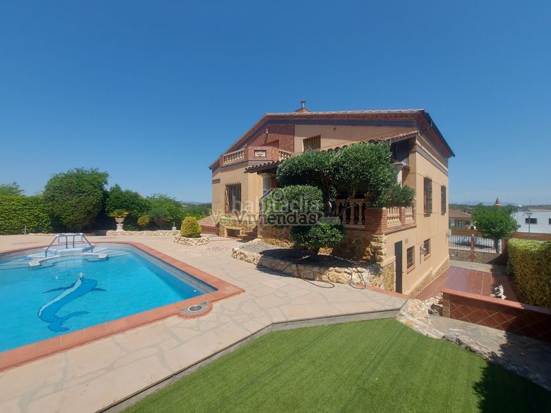 Foto 1af99922-68e8-42f4-97ab-7783a347b261. Casa amb xemeneia calefacció aparcament piscina a Olèrdola