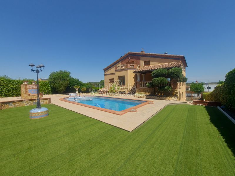 Foto 404700d9-97f5-448c-85e8-6e4c7de4fc24. Casa amb xemeneia calefacció aparcament piscina a Olèrdola