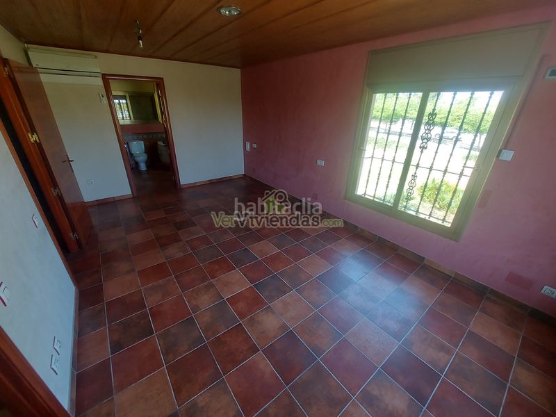 Foto 437975d4-65f5-47d3-9003-7b141d834c23. Casa amb xemeneia calefacció aparcament piscina a Olèrdola