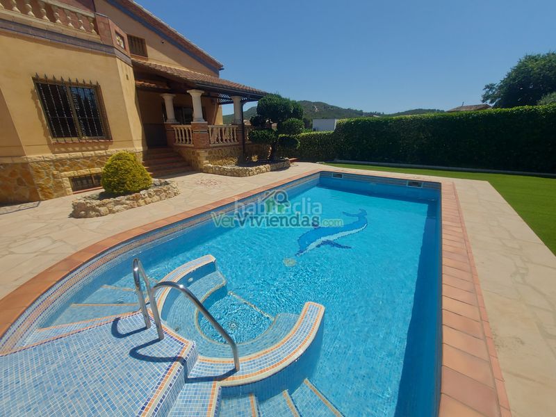 Foto 542d6b14-608a-4e35-b4c5-44659936c8fe. Casa amb xemeneia calefacció aparcament piscina a Olèrdola