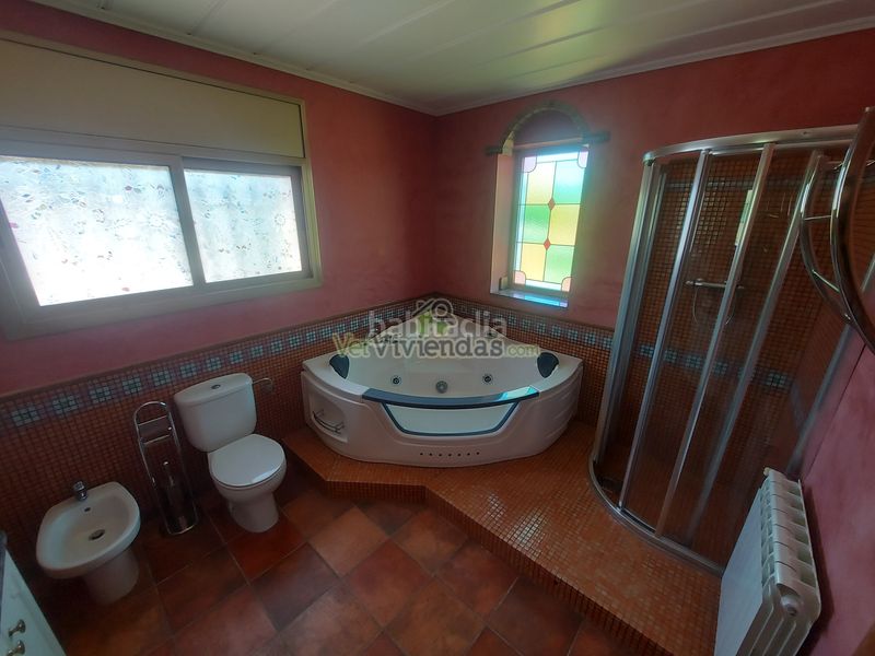 Foto 550ec4d8-6d01-41d1-9c95-58bcbc8ad68a. Casa amb xemeneia calefacció aparcament piscina a Olèrdola