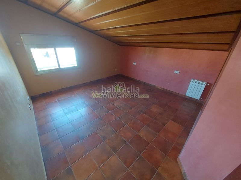 Foto 578fd829-ba83-418d-90d6-adb8f352cc7b. Casa amb xemeneia calefacció aparcament piscina a Olèrdola