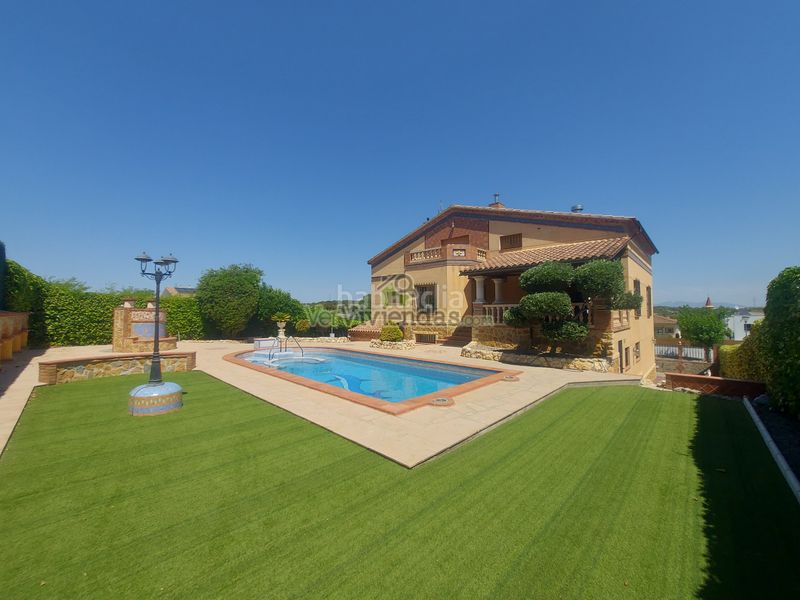 Foto 58cdda34-f3b9-43f4-bfaa-e8e13935924b. Casa amb xemeneia calefacció aparcament piscina a Olèrdola