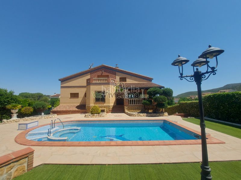 Foto 70d8c8f5-eca5-46df-85fc-8d26786ae063. Casa amb xemeneia calefacció aparcament piscina a Olèrdola