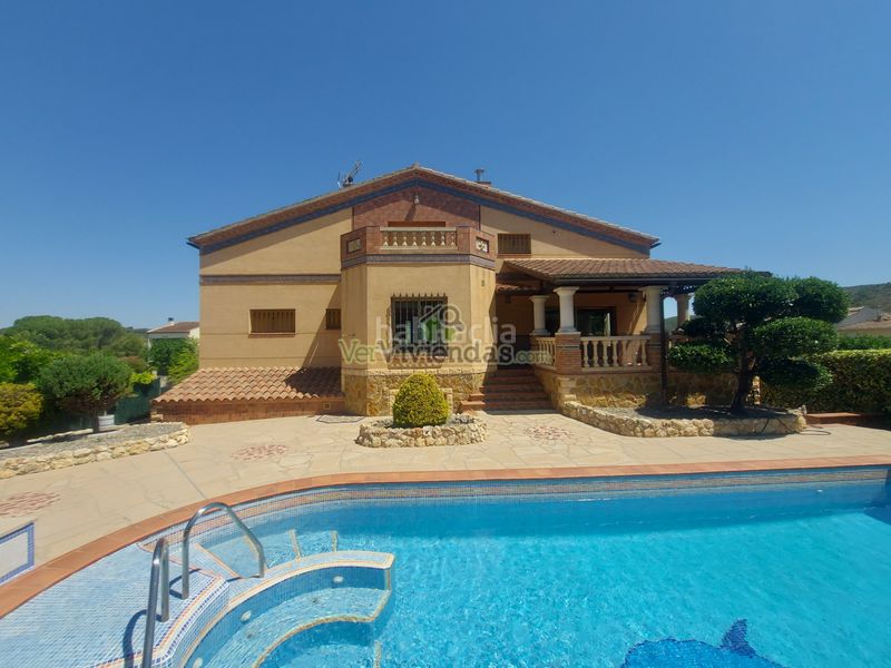 Foto 7f517a06-48a5-4bf4-b248-c39fd5919a87. Casa amb xemeneia calefacció aparcament piscina a Olèrdola