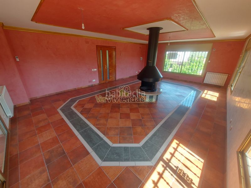 Foto b03e9103-8d26-49e9-8539-be37e981d97b. Casa amb xemeneia calefacció aparcament piscina a Olèrdola