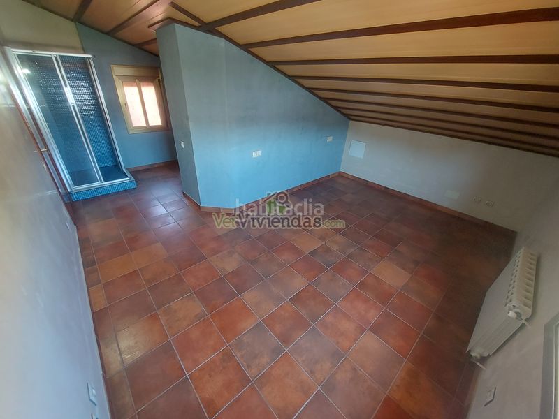 Foto b7e7167a-4381-4c5c-92ff-c2311e1298cd. Casa amb xemeneia calefacció aparcament piscina a Olèrdola